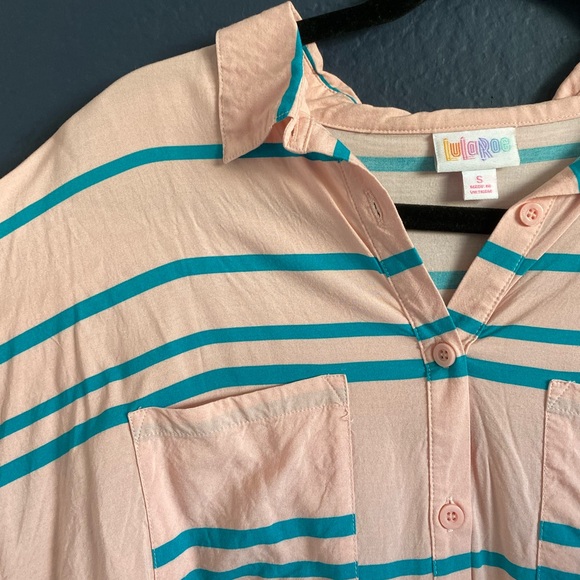 •LuLaRoe Button Up Tee• - Picture 1 of 2